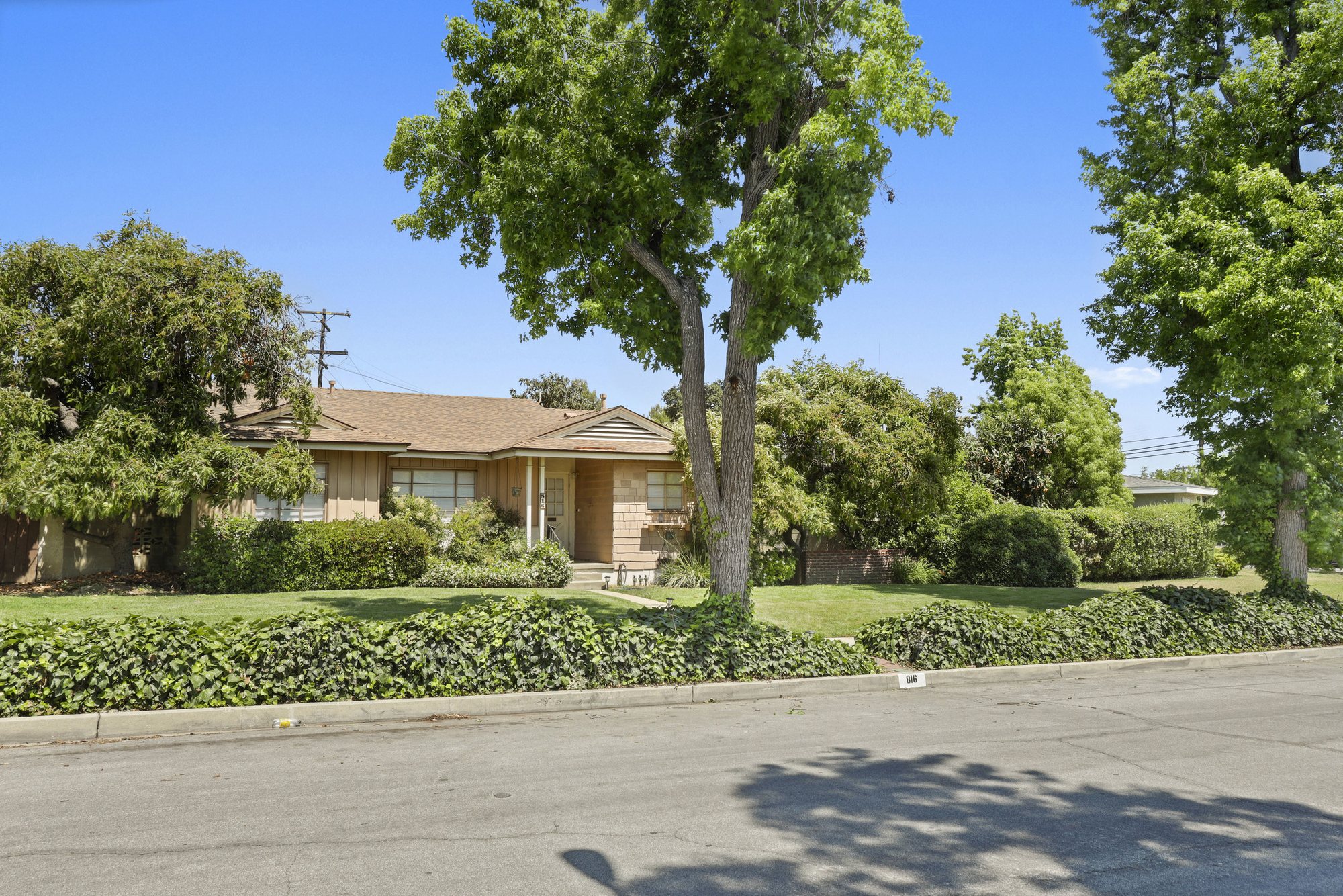Mid Century Home on Quiet Street Front house in Upland furnished rental photo 4