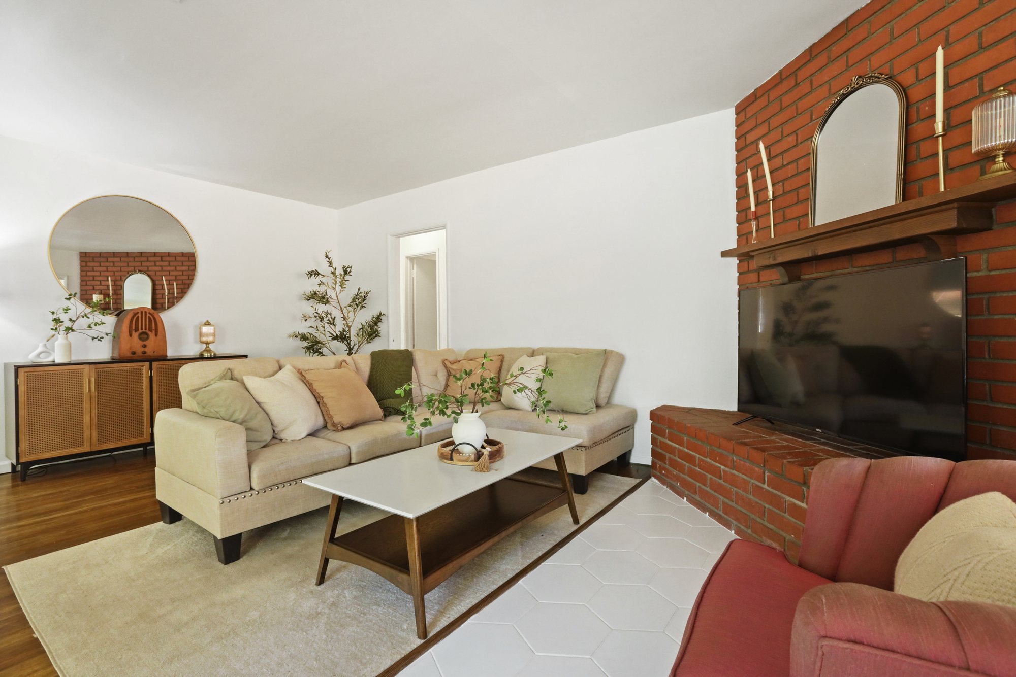 Mid Century Home on Quiet Street Front house in Upland furnished rental photo 8