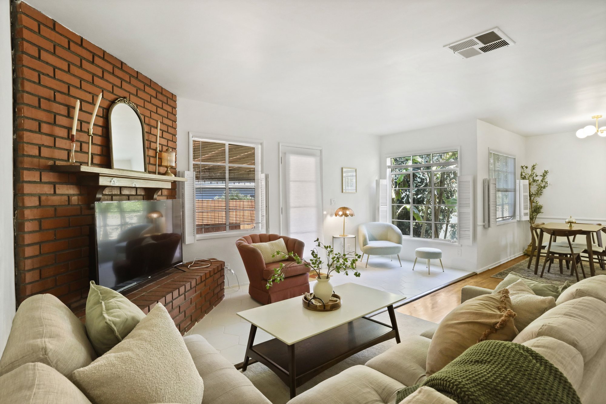 Mid Century Home on Quiet Street Front house in Upland furnished rental photo 10