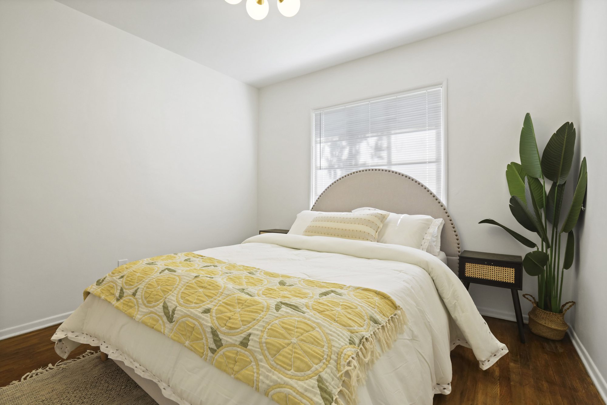 Mid Century Home on Quiet Street Front house in Upland furnished rental photo 25