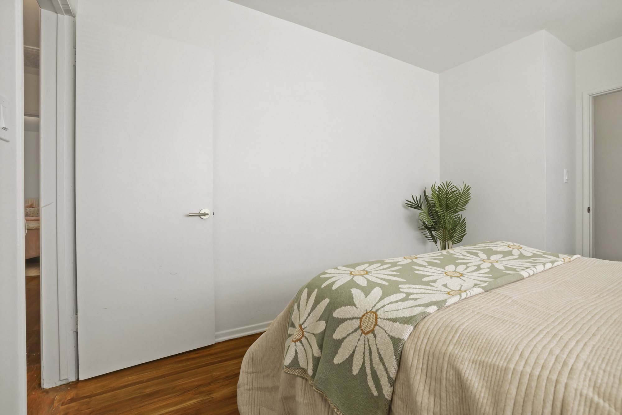 Mid Century Home on Quiet Street Front house in Upland furnished rental photo 30